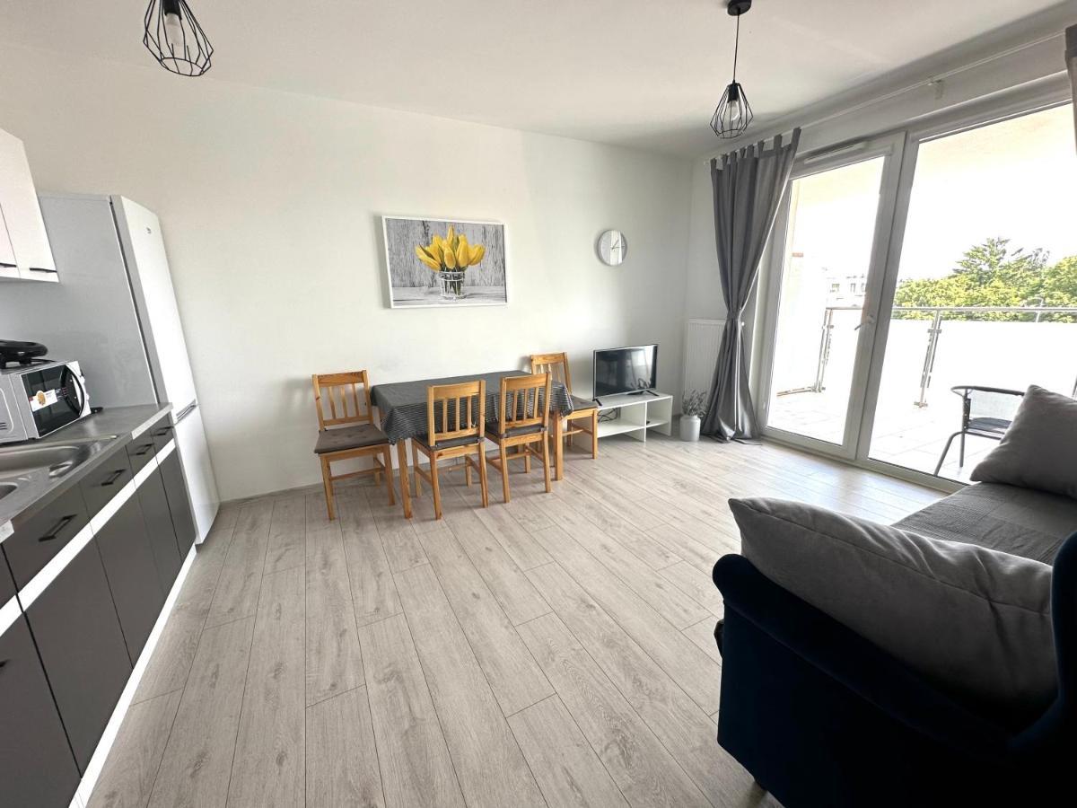 Sdh 1 Radzymin Comfortable Apartment Near Warsaw Bagian luar foto